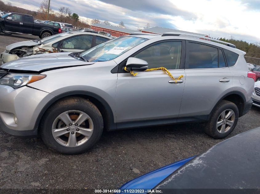2014 TOYOTA RAV4 XLE - JTMWFREV2EJ018955