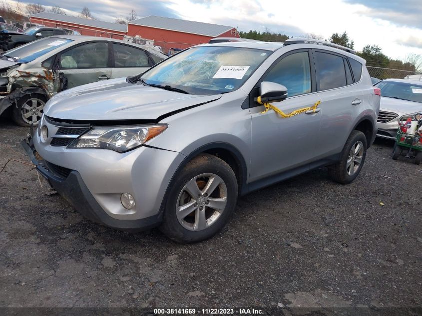 2014 TOYOTA RAV4 XLE - JTMWFREV2EJ018955