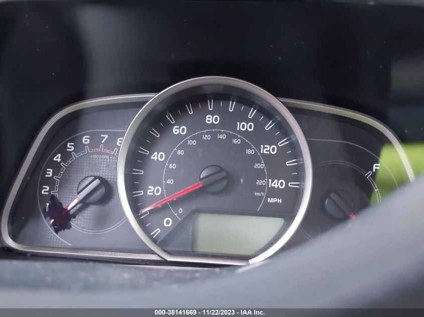 2014 TOYOTA RAV4 XLE - JTMWFREV2EJ018955