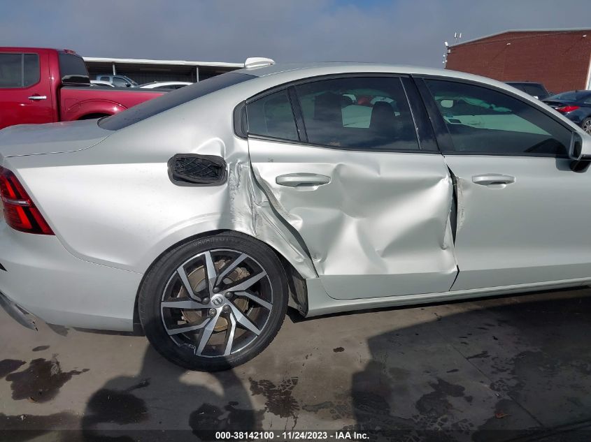 2020 VOLVO S60 T5 MOMENTUM - 7JR102FK0LG048393