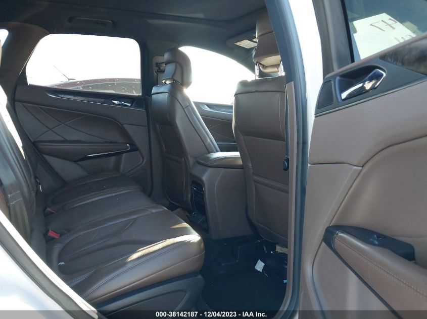 2017 LINCOLN MKC RESERVE - 5LMCJ3C94HUL19176