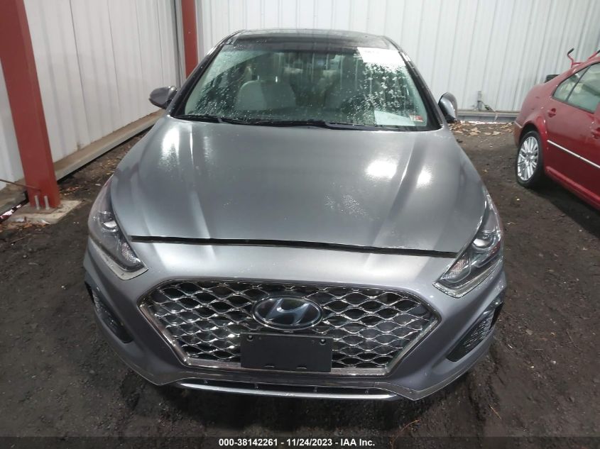 2018 HYUNDAI SONATA LIMITED - 5NPE34AF9JH711823