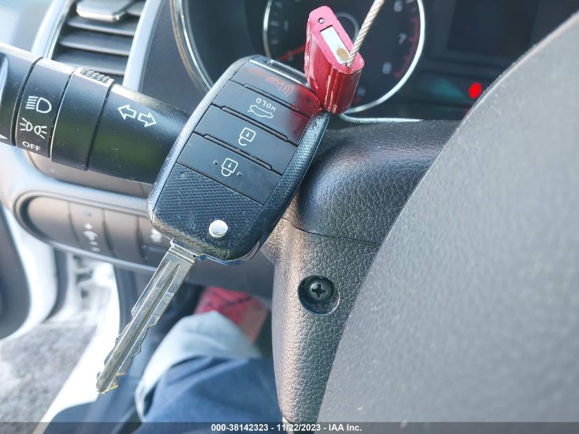 2017 KIA FORTE LX - 3KPFK4A7XHE052181