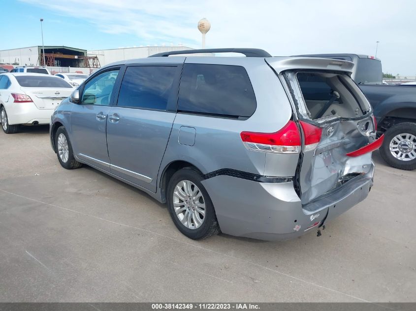 5TDYK3DC8ES483325 2014 TOYOTA SIENNA, photo no. 3