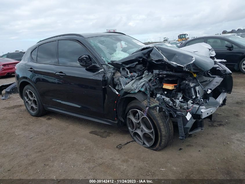 Lot #2539242707 2022 ALFA ROMEO STELVIO SPRINT RWD salvage car