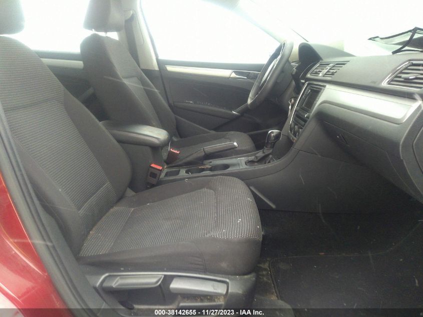2017 VOLKSWAGEN PASSAT 1.8T S - 1VWAT7A34HC026122