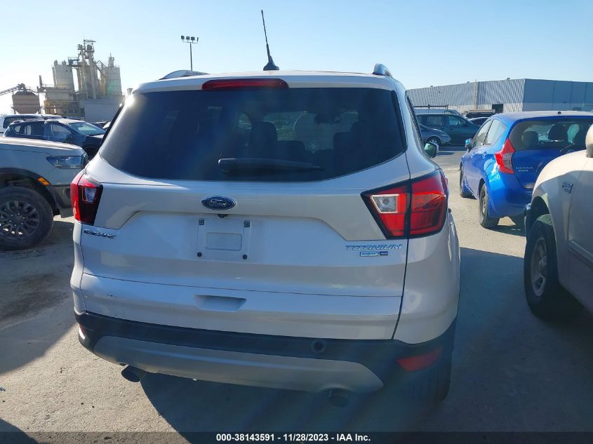 1FMCU9J99KUC05245 2019 FORD ESCAPE, photo no. 16