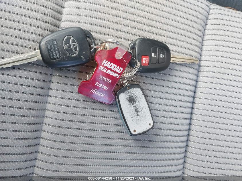 2013 TOYOTA RAV4 LE - JTMBFREV1DD003777