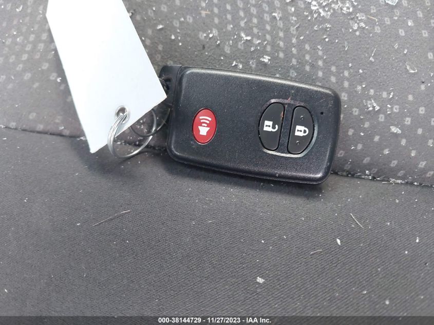 2014 TOYOTA PRIUS V THREE - JTDZN3EU3EJ004664