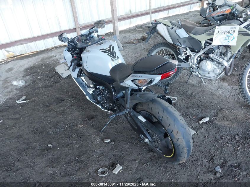 2022 SUZUKI GSX-R600 - JS1GN7FA5N7100337