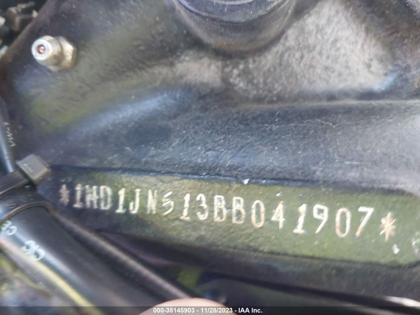 2011 HARLEY-DAVIDSON FLSTFB 1HD1JN513BB041907