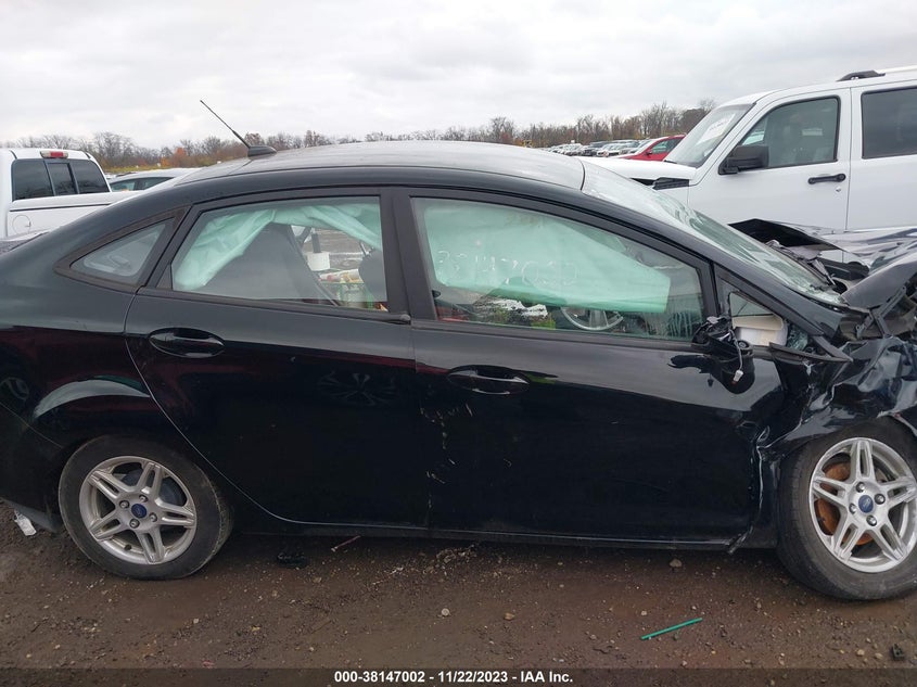 VIN 3FADP4BJ5JM123484 2018 FORD FIESTA SE