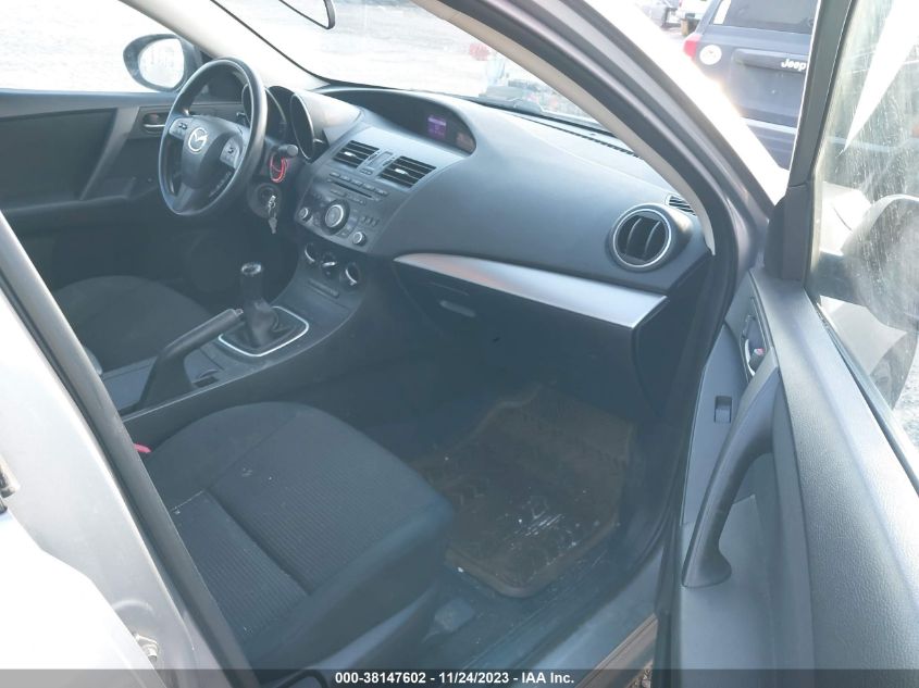 2013 MAZDA MAZDA3 I SPORT - JM1BL1UP5D1741838