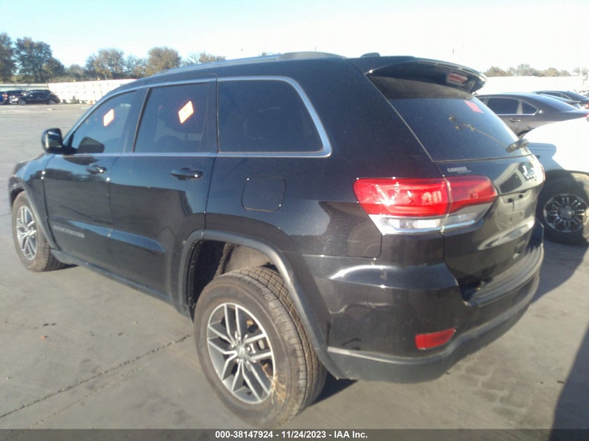 VIN 1C4RJEAG8JC392156 2018 JEEP GRAND CHEROKEE LAREDO E 4X2