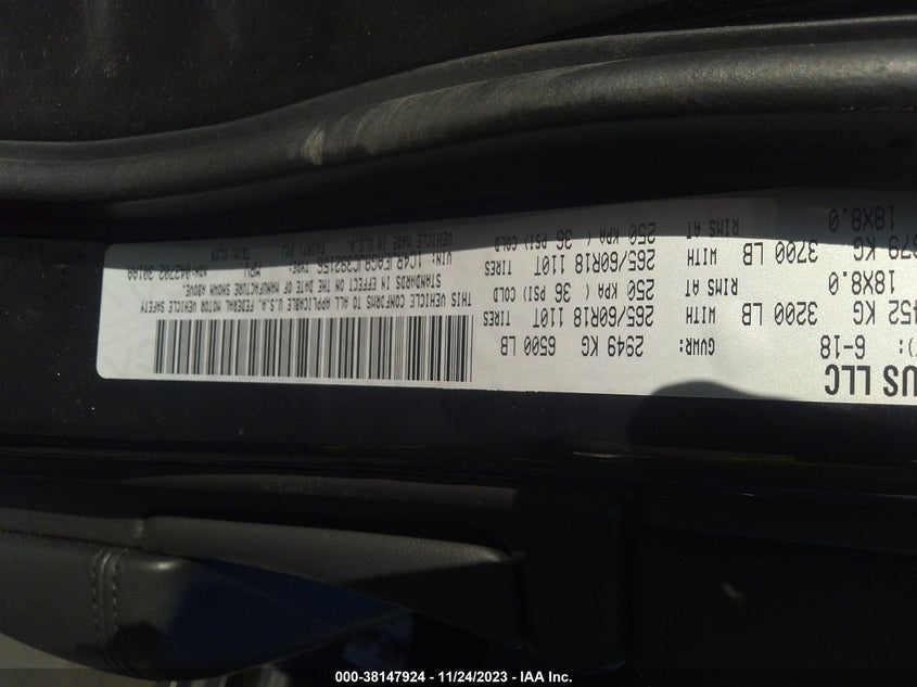 VIN 1C4RJEAG8JC392156 2018 JEEP GRAND CHEROKEE LAREDO E 4X2