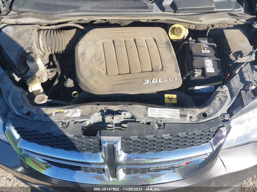 VIN 2C4RDGCG4JR299819 2018 DODGE GRAND CARAVAN SXT