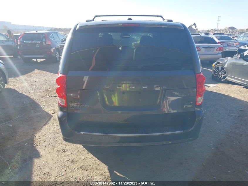 VIN 2C4RDGCG4JR299819 2018 DODGE GRAND CARAVAN SXT