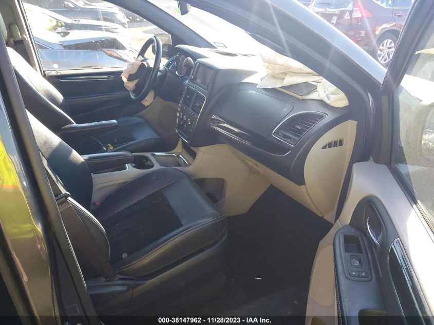 VIN 2C4RDGCG4JR299819 2018 DODGE GRAND CARAVAN SXT