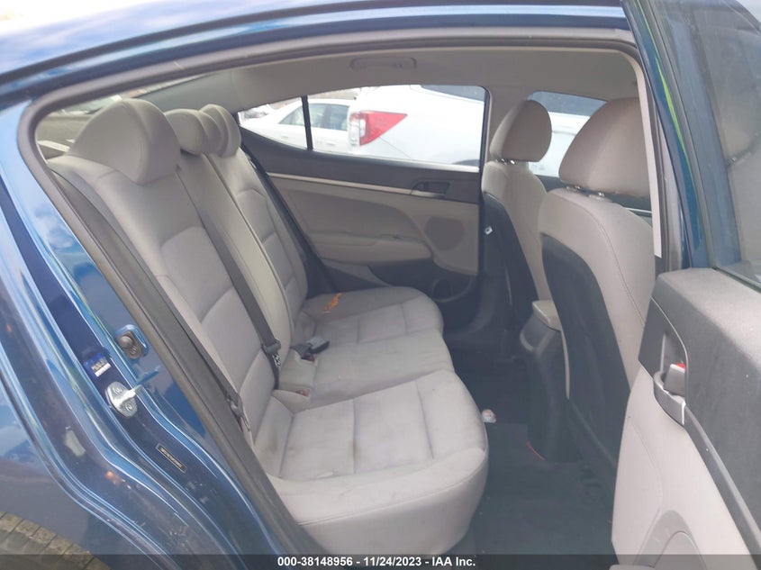 VIN 5NPD74LFXJH318443 2018 HYUNDAI ELANTRA SE