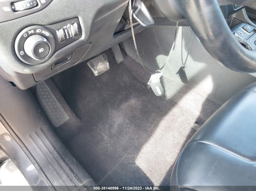 2019 JEEP CHEROKEE LATITUDE PLUS - 1C4PJLLXXKD110555