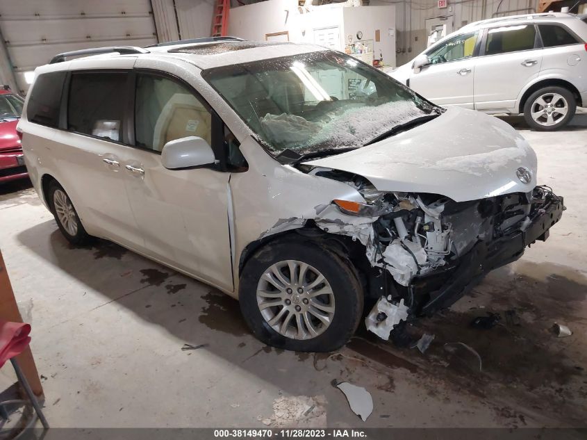 2015 TOYOTA SIENNA XLE 8 PASSENGER - 5TDYK3DC3FS662342