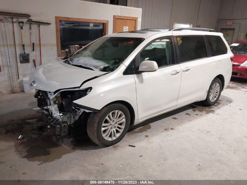 2015 TOYOTA SIENNA XLE 8 PASSENGER - 5TDYK3DC3FS662342