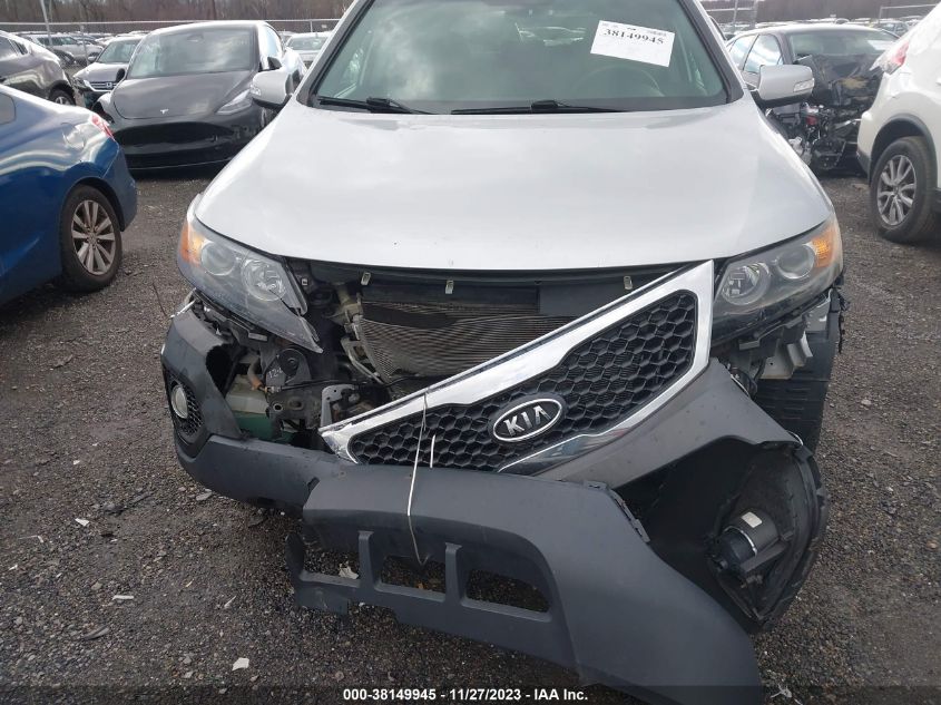 2013 KIA SORENTO LX - 5XYKTCA60DG414965