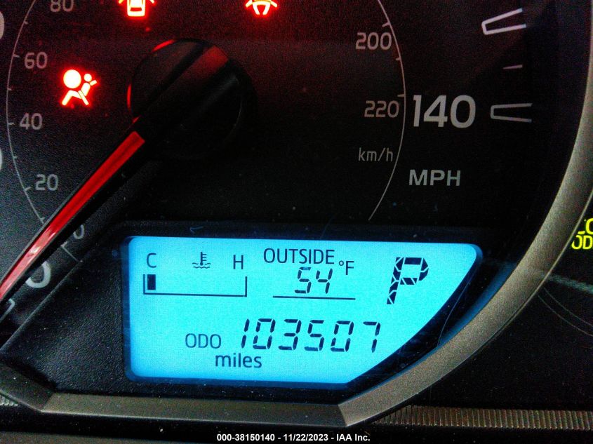 2014 TOYOTA RAV4 LE - JTMBFREV8ED070135