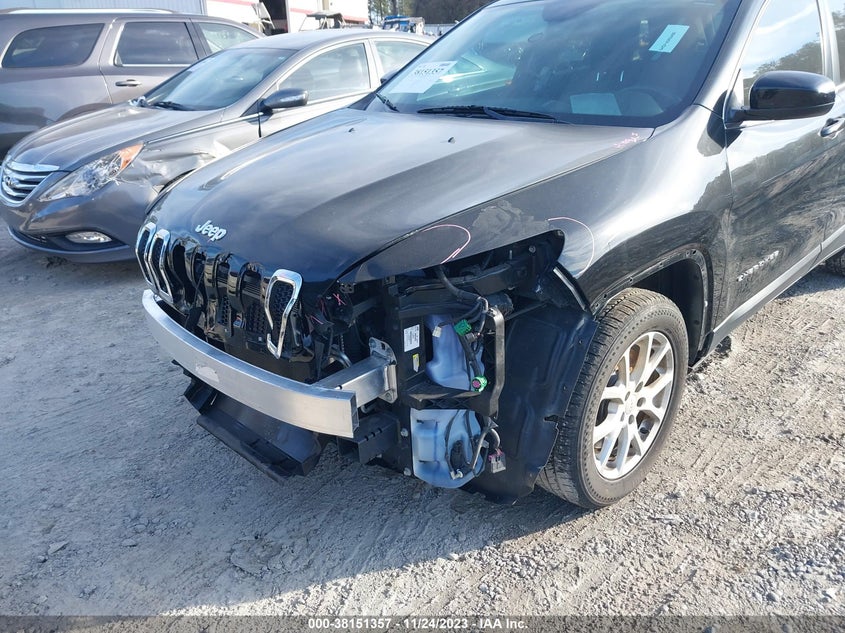 VIN 1C4PJLCB8HD223286 2017 JEEP CHEROKEE LATITUDE