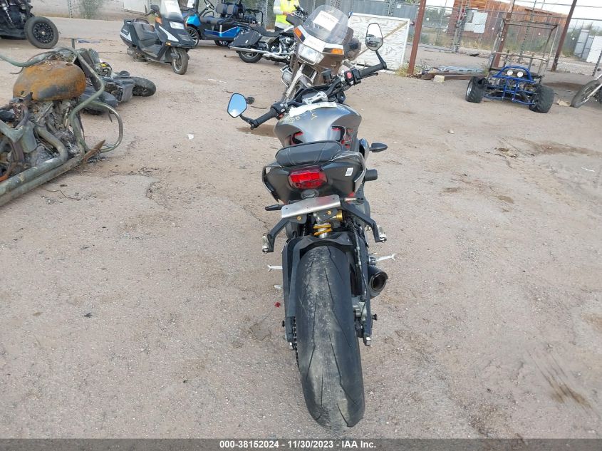 2022 TRIUMPH MOTORCYCLE STREET TRIPLE RS SMTA554SXNTBA2586