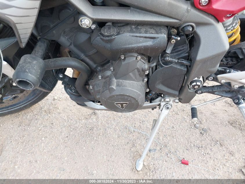 2022 TRIUMPH MOTORCYCLE STREET TRIPLE RS SMTA554SXNTBA2586