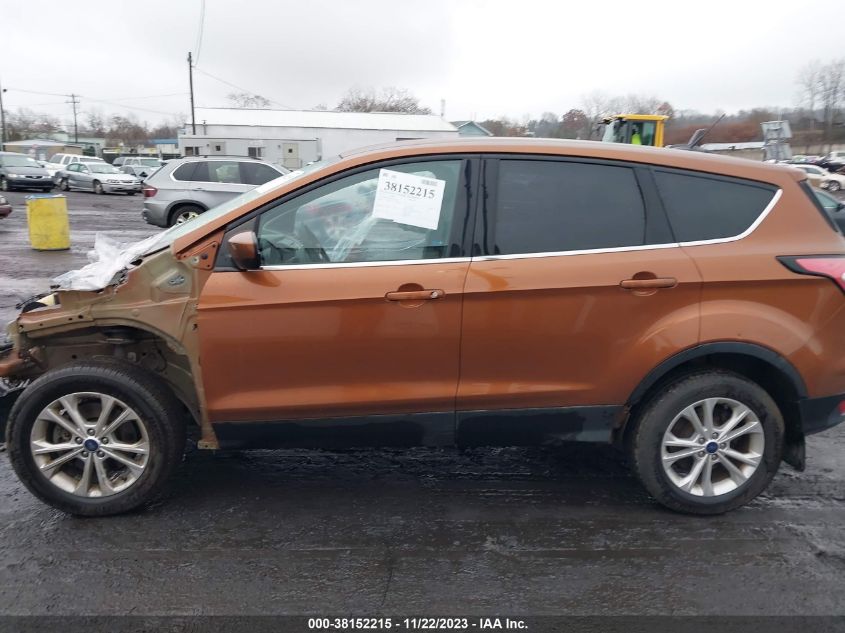 2017 FORD ESCAPE SE - 1FMCU9GD9HUD72032