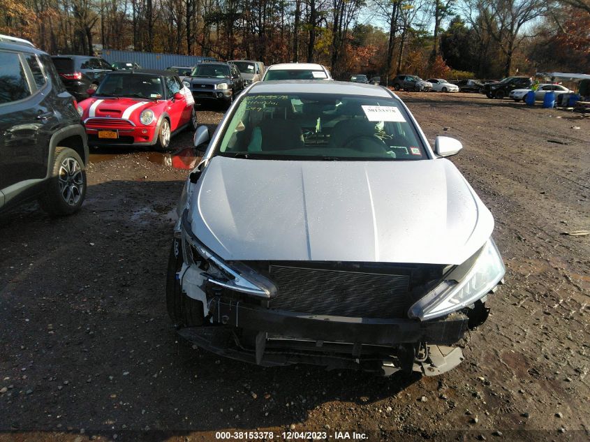 2019 HYUNDAI ELANTRA SE - KMHD74LF8KU842550