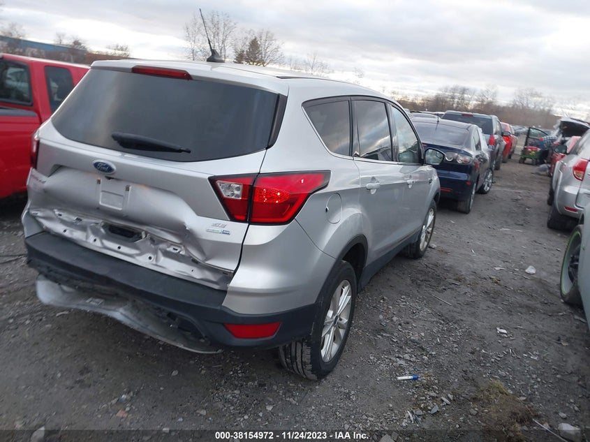 VIN 1FMCU9GD3KUC06211 2019 FORD ESCAPE SE