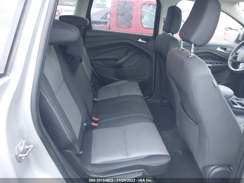 VIN 1FMCU9GD3KUC06211 2019 FORD ESCAPE SE