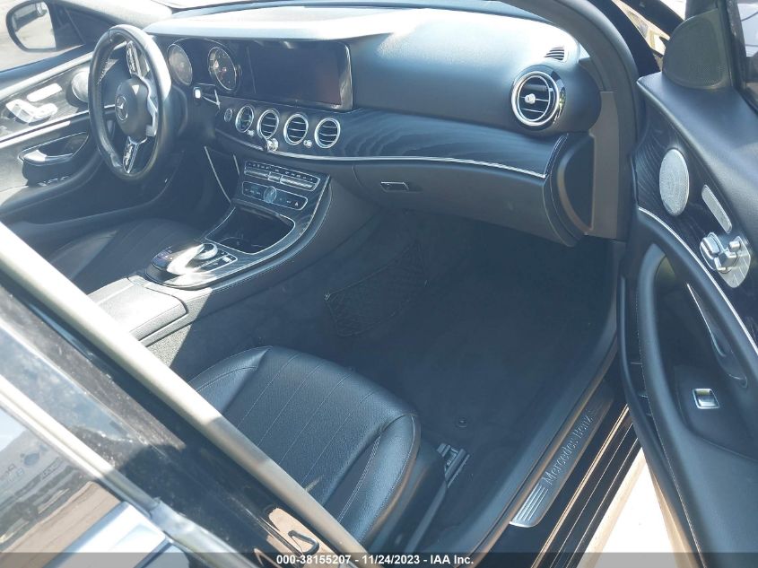VIN WDDZF4JB5KA498955 2019 MERCEDES-BENZ E 300 300