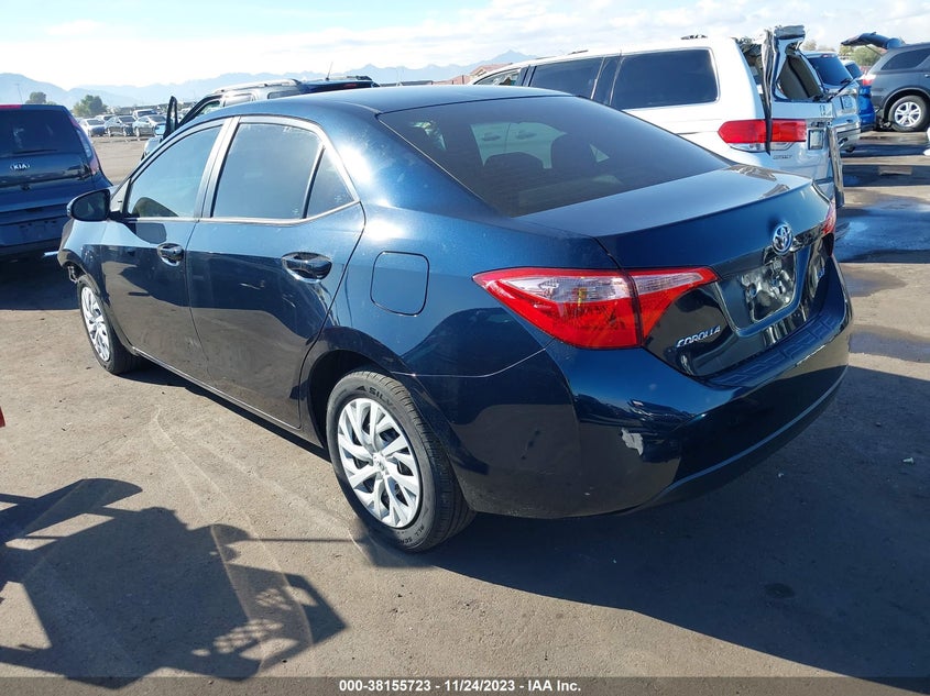 VIN 5YFBURHE4KP882302 2019 TOYOTA COROLLA LE