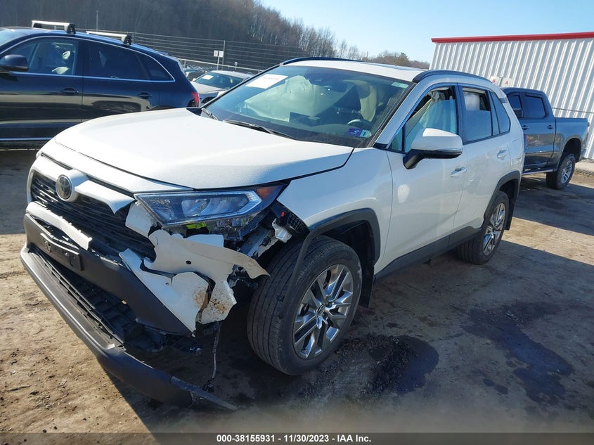 VIN 2T3A1RFV2MW142070 2021 TOYOTA RAV4 XLE PREMIUM