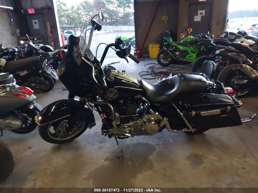2012 HARLEY-DAVIDSON FLHP POLICE ROAD KING - 1HD1FHM1XCB625095