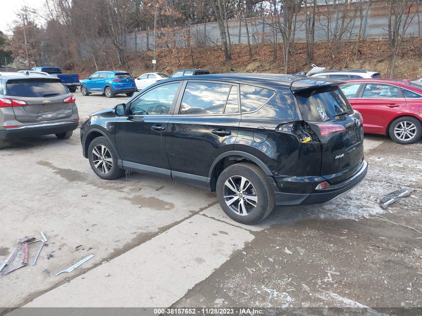VIN 2T3RFREV2JW808555 2018 TOYOTA RAV4 ADVENTURE/XLE