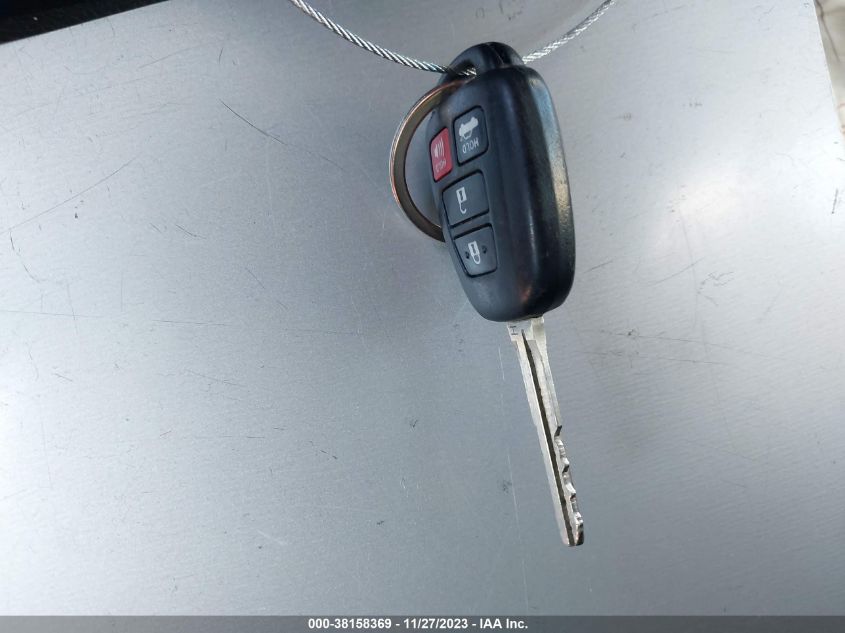 2018 TOYOTA COROLLA LE - 5YFBURHE8JP828385