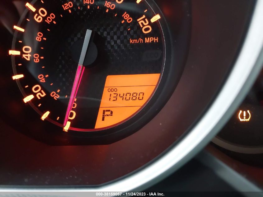 2013 TOYOTA 4RUNNER SR5 - JTEZU5JR8D5056150