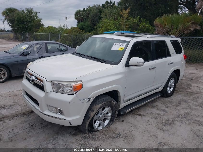 2013 TOYOTA 4RUNNER SR5 - JTEZU5JR8D5056150