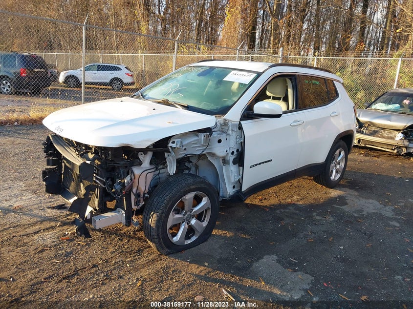 VIN 3C4NJDBB8JT150144 2018 JEEP COMPASS LATITUDE