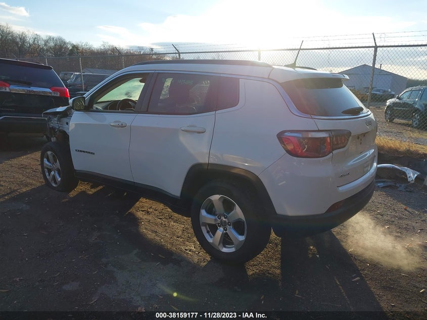 VIN 3C4NJDBB8JT150144 2018 JEEP COMPASS LATITUDE