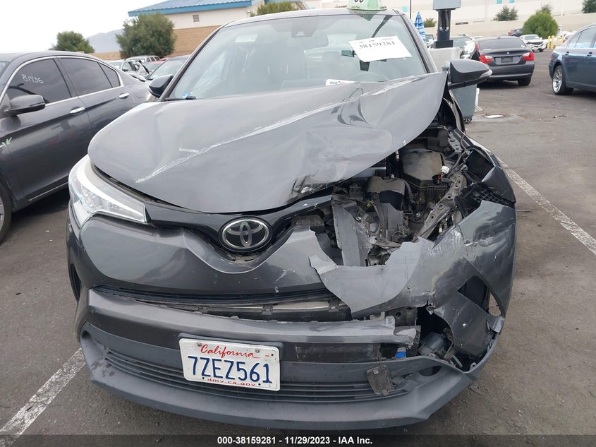 VIN NMTKHMBX9JR017864 2018 TOYOTA C-HR XLE PREMIUM