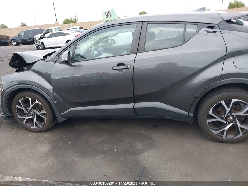 VIN NMTKHMBX9JR017864 2018 TOYOTA C-HR XLE PREMIUM