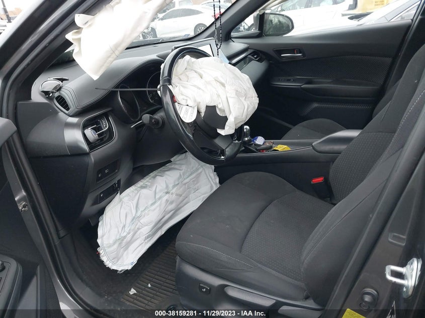 VIN NMTKHMBX9JR017864 2018 TOYOTA C-HR XLE PREMIUM