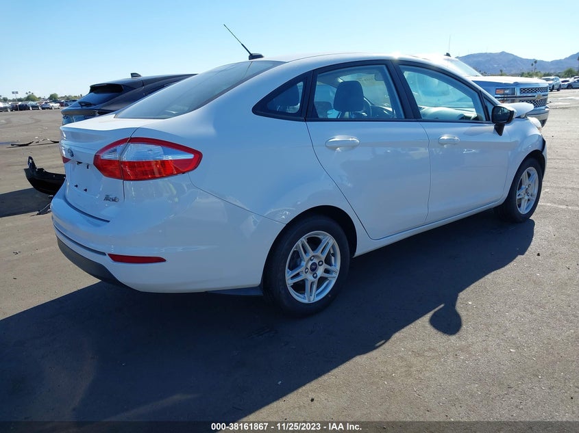 VIN 3FADP4BJ9JM106686 2018 FORD FIESTA SE