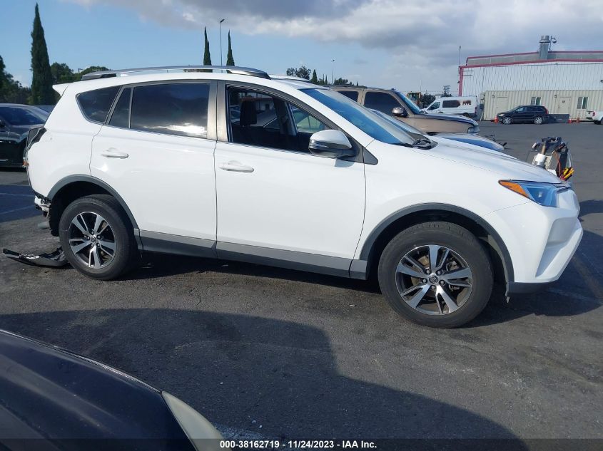 2017 TOYOTA RAV4 XLE - JTMWFREV2HD095585